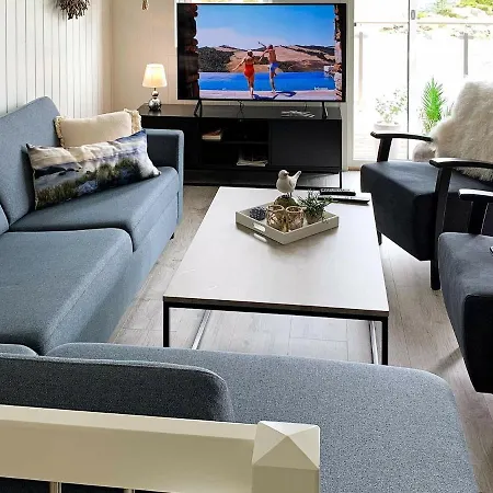 Holiday home Urangsvag Vi